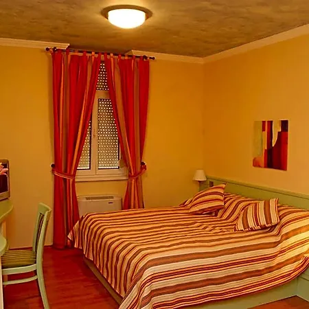 Kalma, Kalma Villa, Хевиз